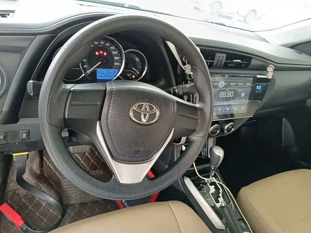 Toyota Corolla 2017 Facelift 1.2T S-CVT GL фото 11
