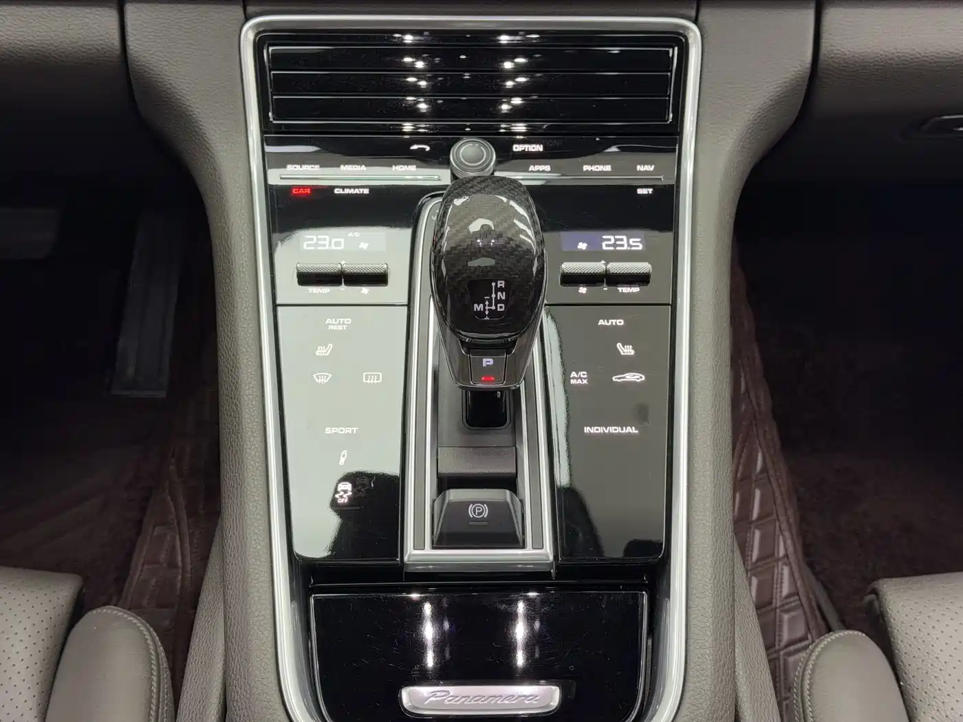 Porsche Panamera 2017 Panamera 3.0T фото 16