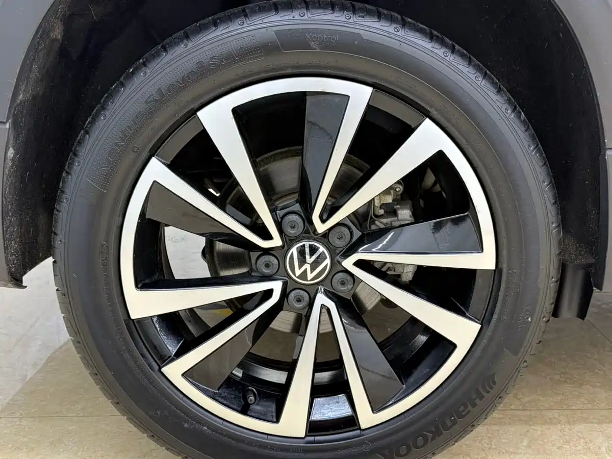 Volkswagen Tharu 2022 280TSI FWD Luxury Edition фото 22