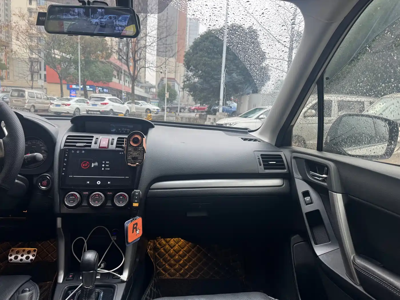 Subaru Forester 2013 2.5i Automatic Elite Navigation Edition фото 10