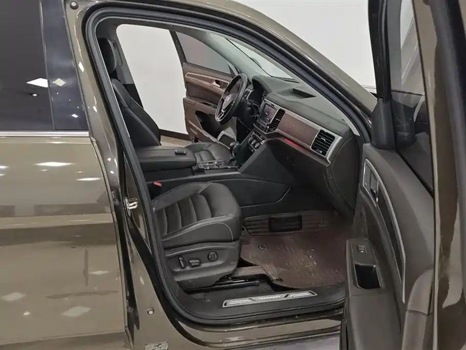 Volkswagen Teramont 2017 330TSI 2WD Flagship Edition фото 8