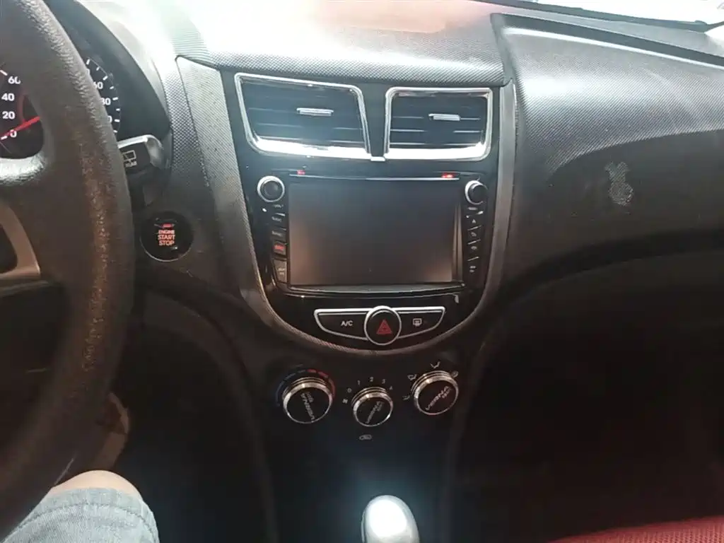 Hyundai Reina 2014 Model 1.6L Automatic TOP фото 13