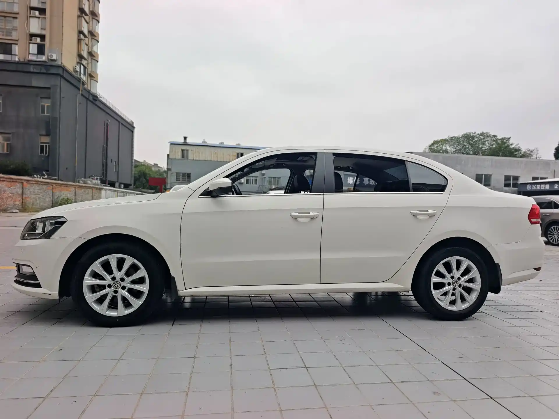 Photo 5 - Volkswagen Lavida
