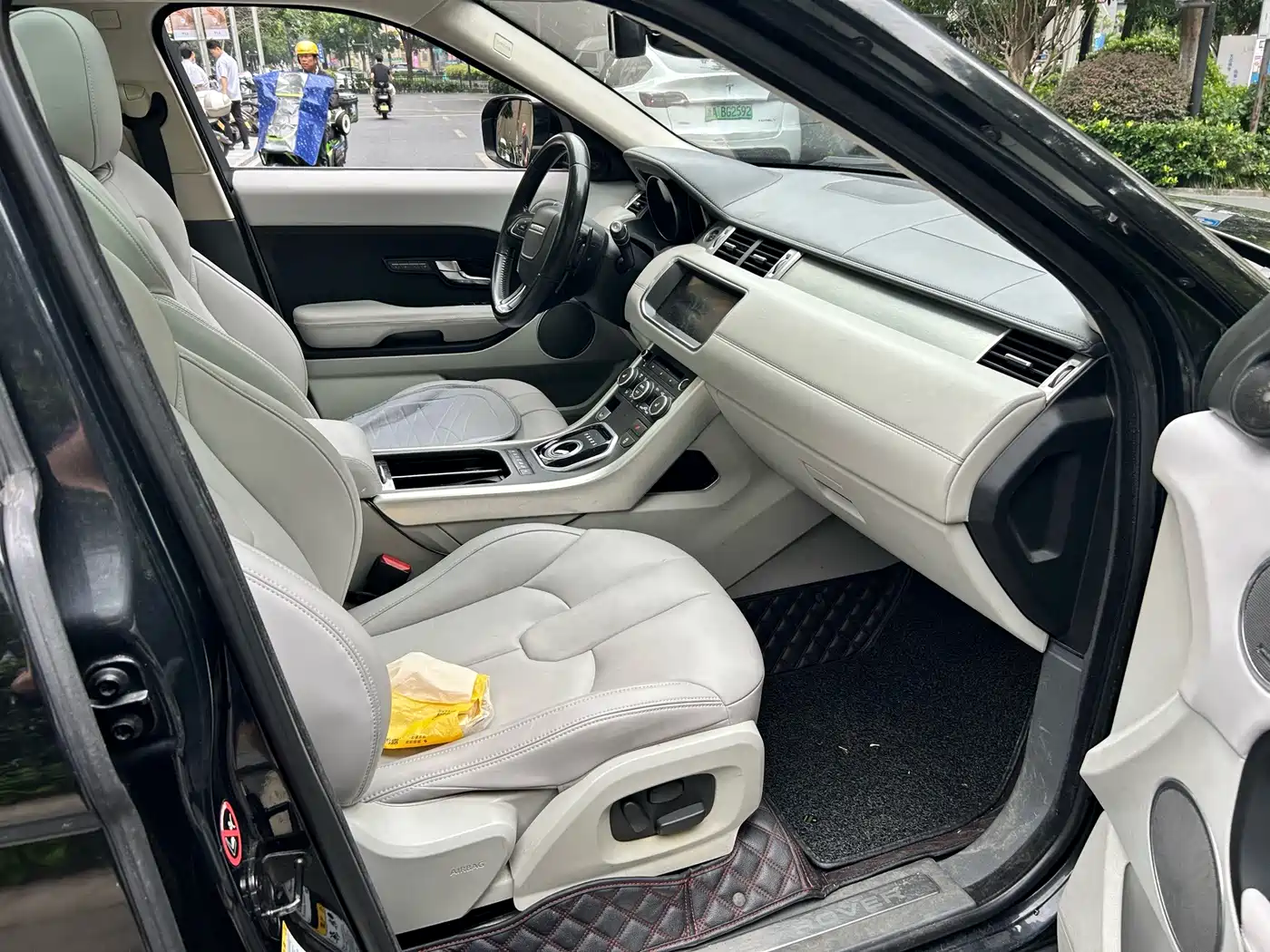 Land Rover Range Rover Evoque (Import) 2012 2012 2.0T 5-door Dynamic Edition