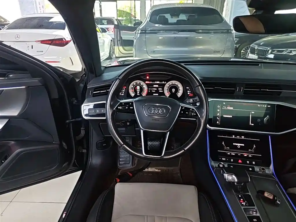 Audi A6L 2021 40 TFSI Luxury Sport фото 11
