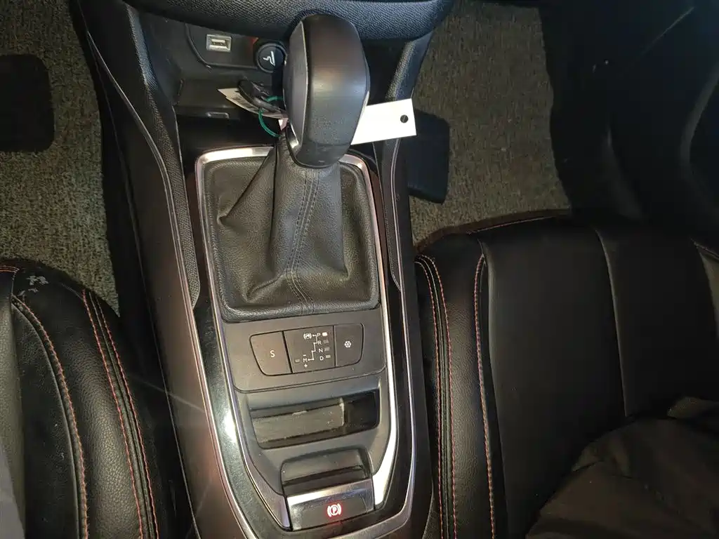 Peugeot 408 2018 350THP Automatic Luxury Edition фото 7
