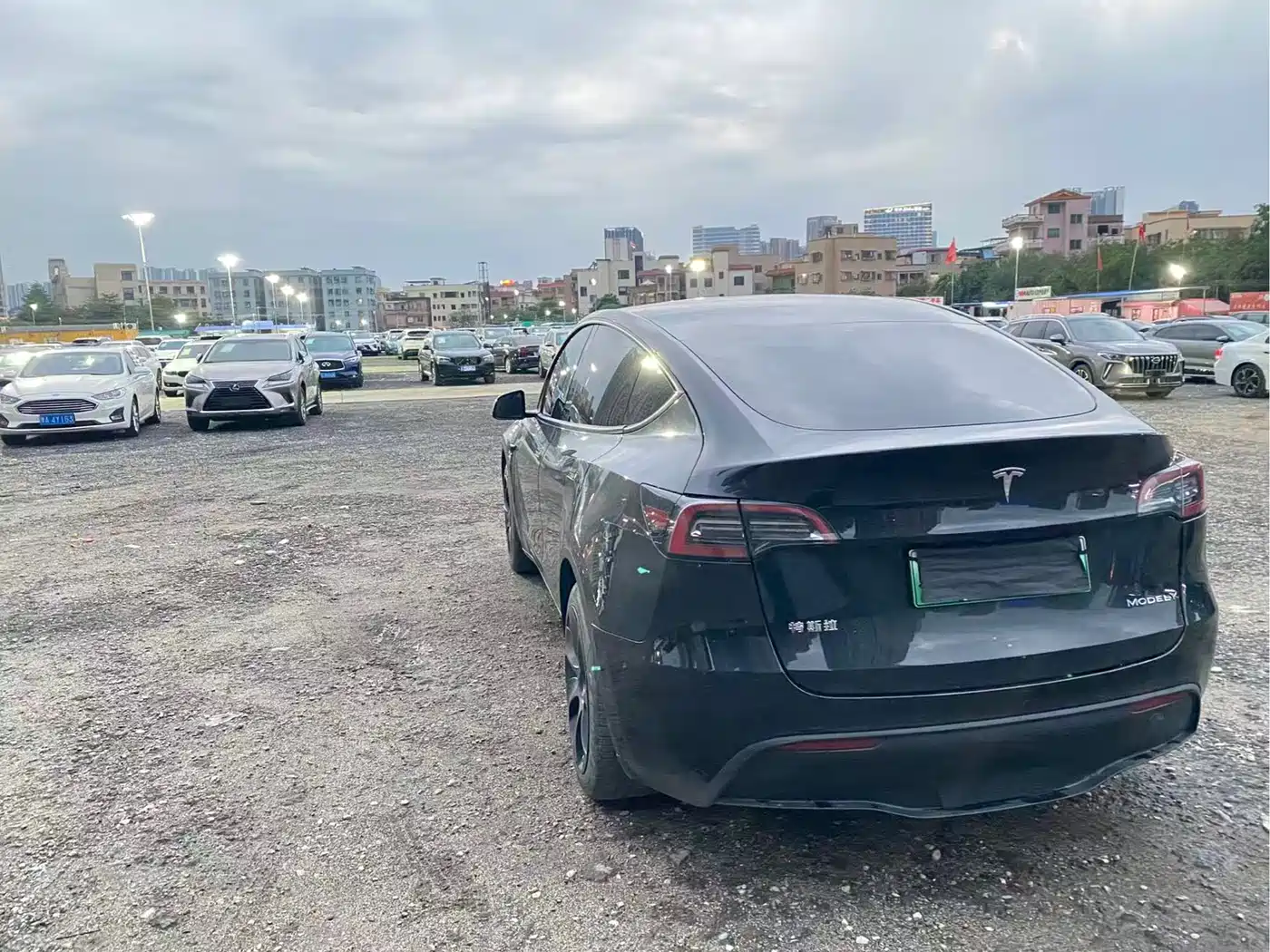 TESLA MODEL Y