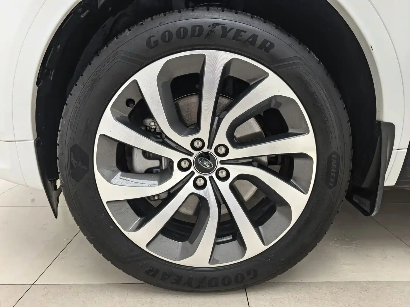 Land Rover Discovery Sport 2024 Performance Technology Edition фото 18
