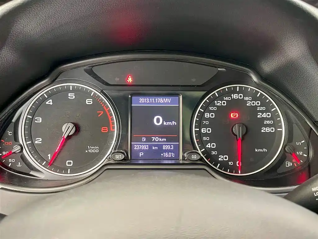 Audi Q5 2012 2.0TFSI Luxury фото 16