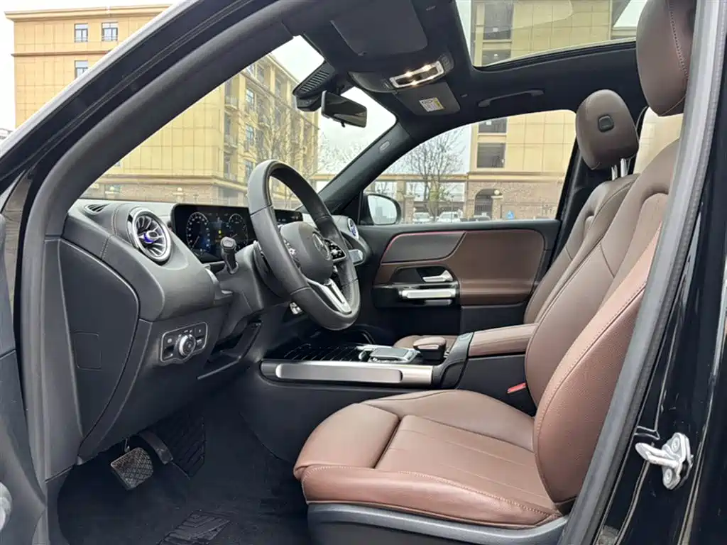 MERCEDES-BENZ GLB