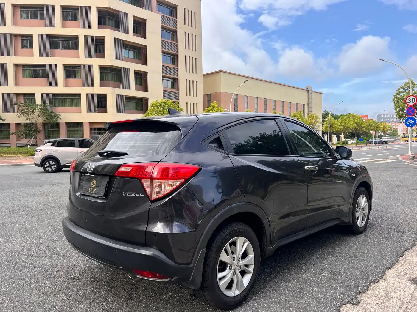 Фото 6 - Honda Vezel