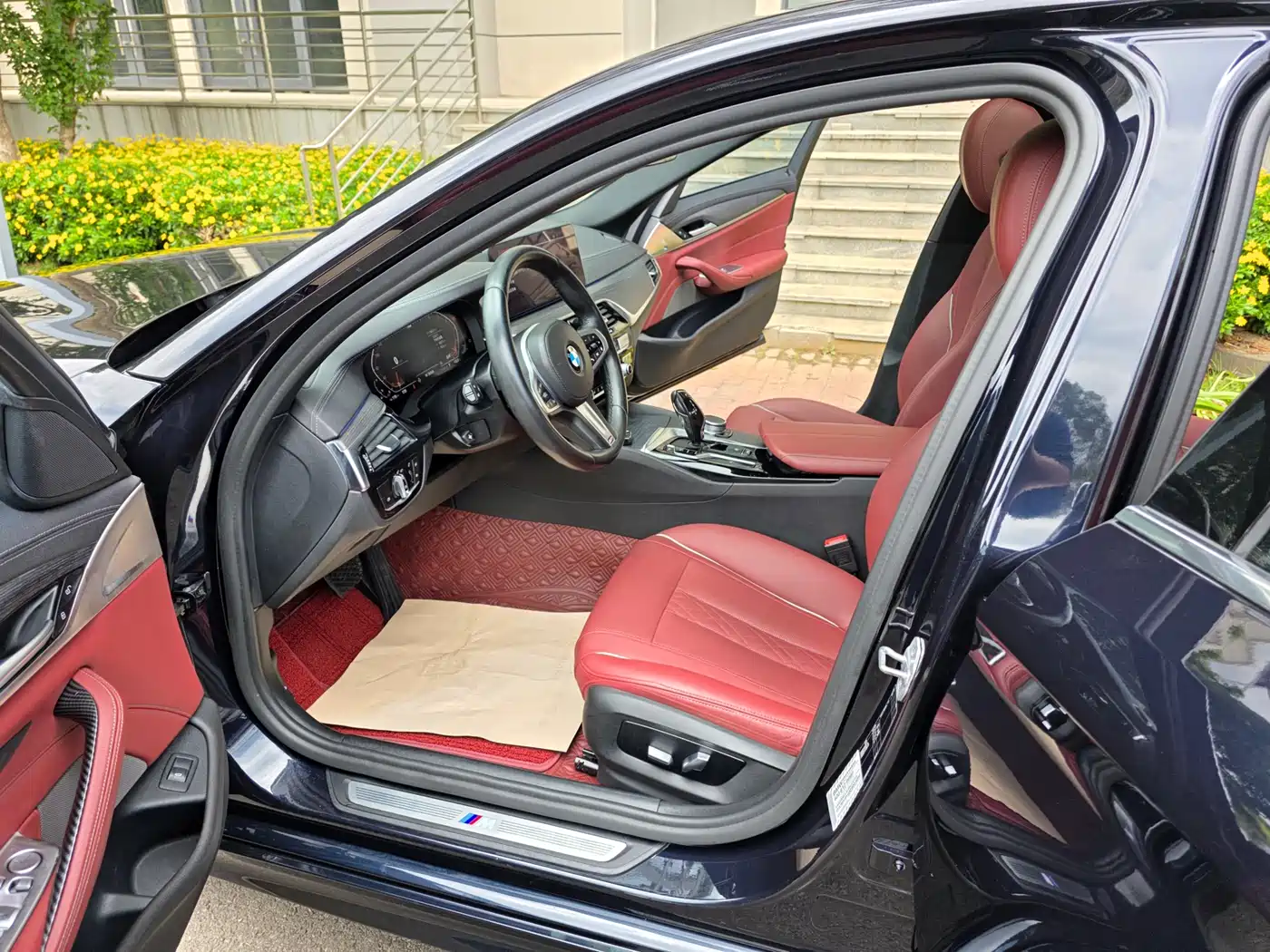 BMW 5 Series 2021 530Li Leading M Sport Package фото 14