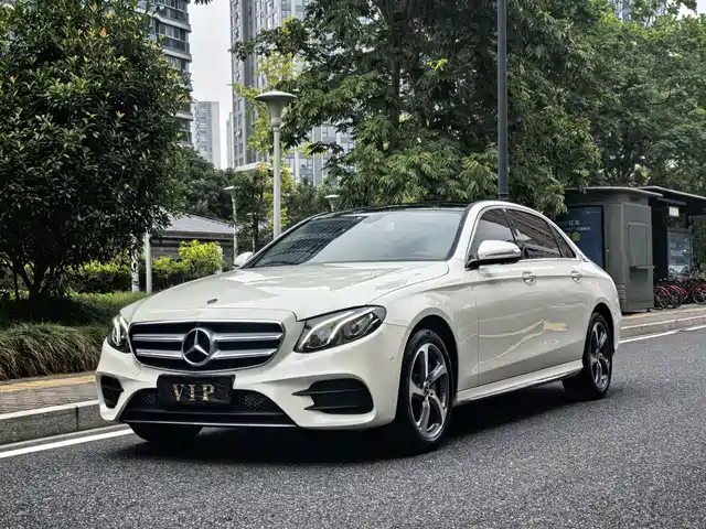 MERCEDES-BENZ E CLASS