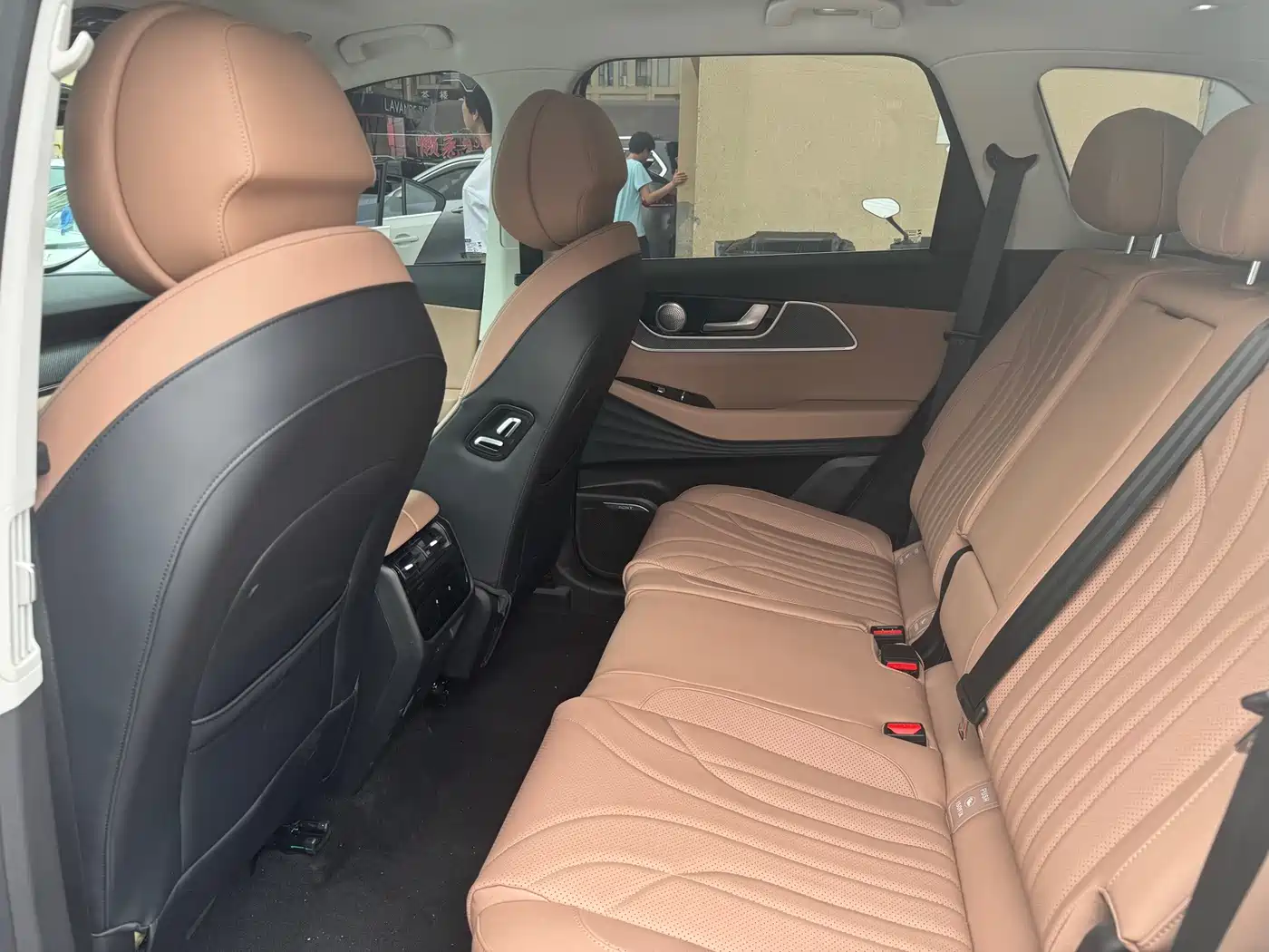 Chery Tiggo 8L 2025 2024 2.0T 2WD Premium Edition 7-Seater