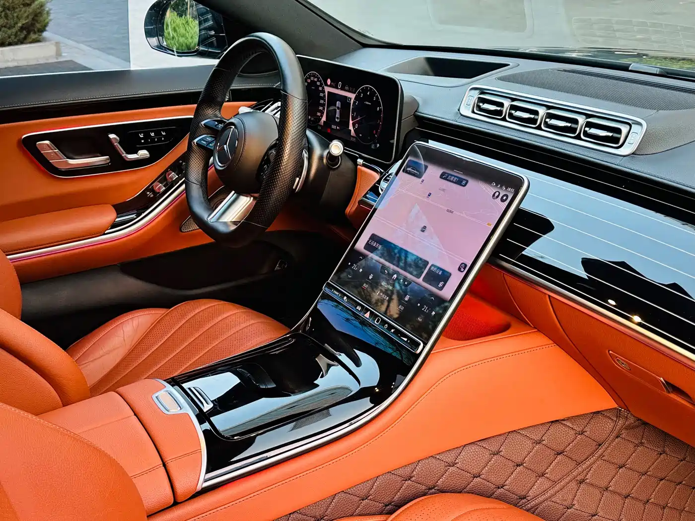 Фото 21 - Mercedes-Benz S-Class