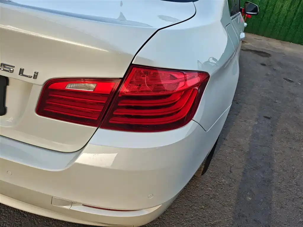 BMW 5 Series 2014 525Li Leading фото 24