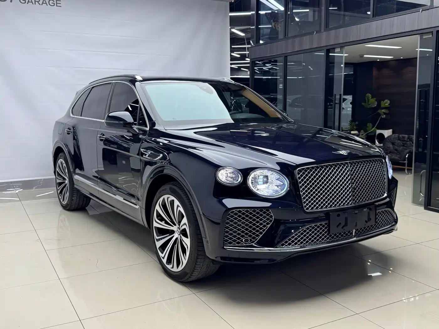 BENTLEY TIMYUE PLUG IN HYBRID