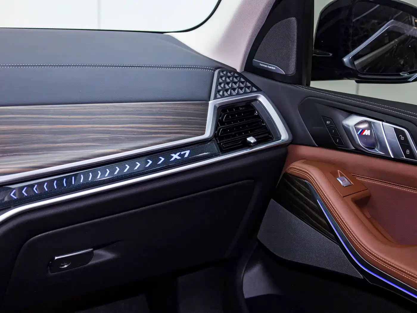 BMW X7 2024 xDrive40i Leading Luxury Package фото 26