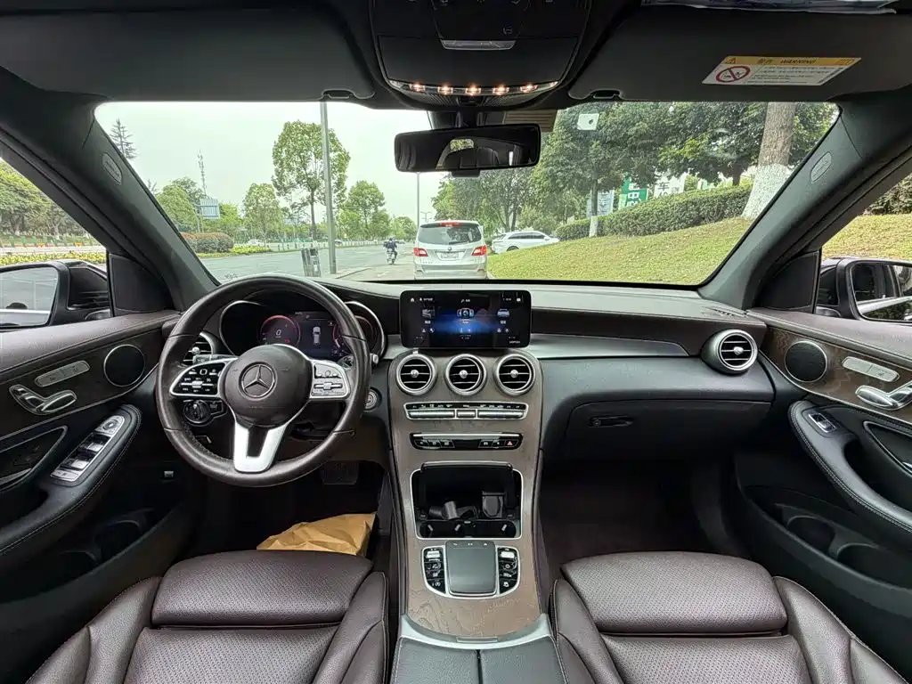 Mercedes-Benz GLC 2020 Facelift GLC 260 L 4MATIC Luxury фото 11