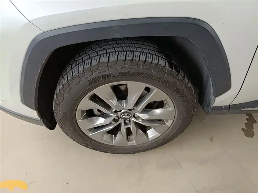 Toyota Wildlander 2021 2.0L CVT 4WD Luxury Edition фото 23