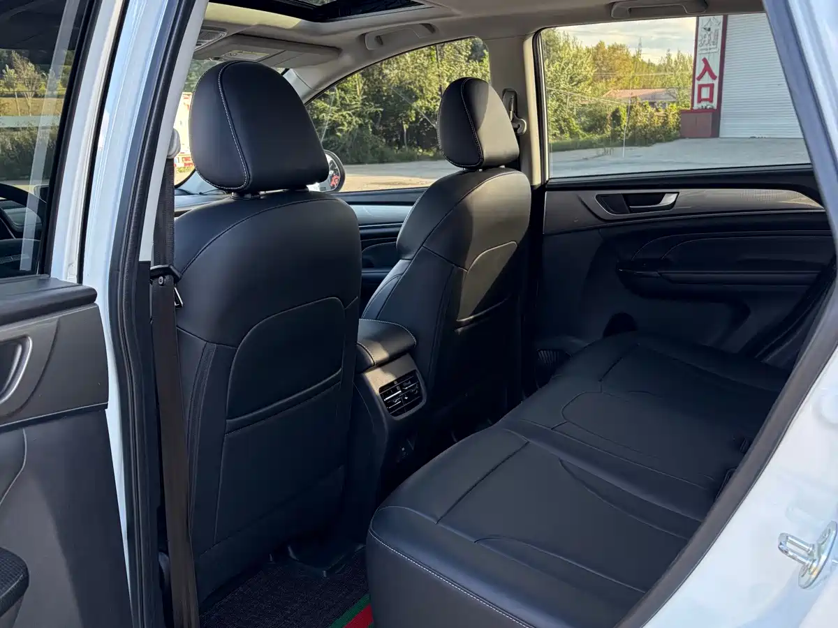 Haval M6 2023 2023 PLUS 1.5T DCT Luxury Smart Connect