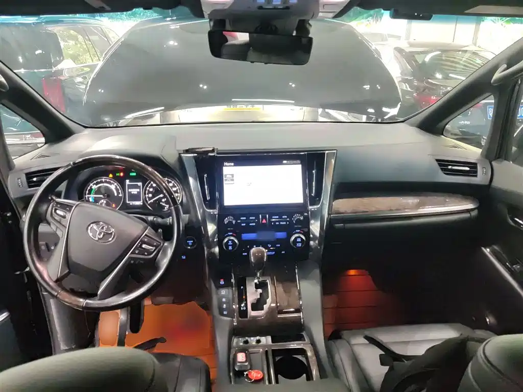 Toyota Vellfire 2021 Crown Hybrid 2.5L HV Premium Edition фото 10