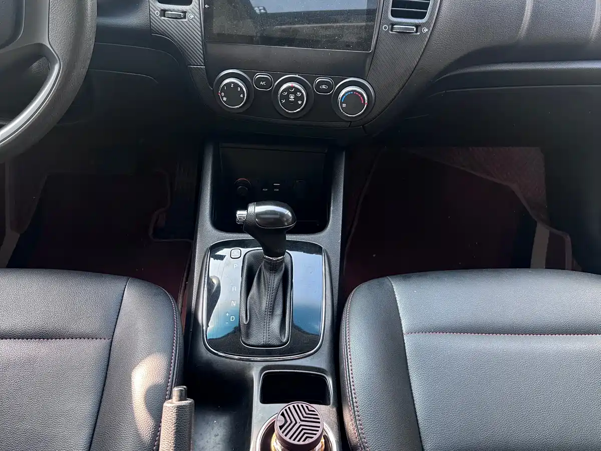 Kia K3 2016 1.6L Automatic GLS фото 8