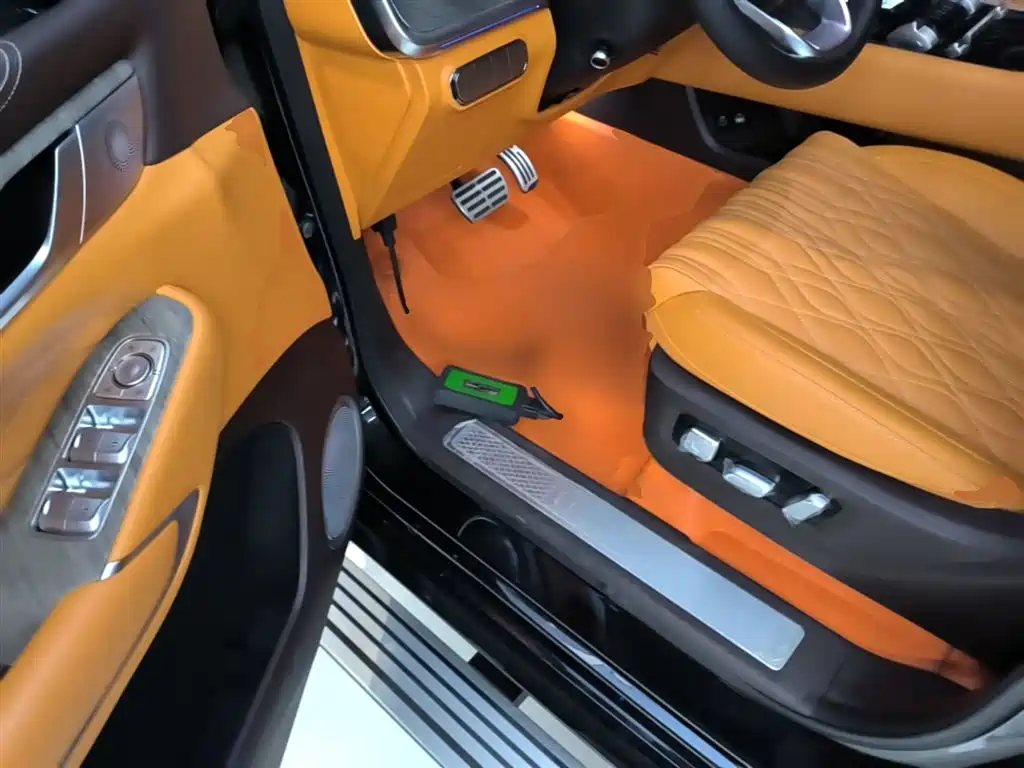 Tank 500 EV 2026 Hi4-T Smart Edition фото 16