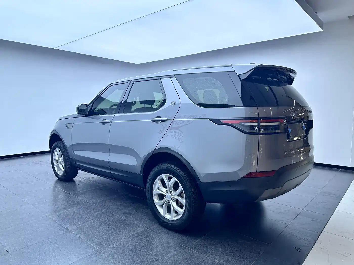 Land Rover Discovery 2020 3.0 SC V6 SE фото 4
