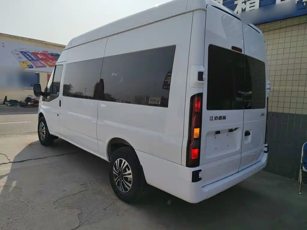 Jiangling JMC Fushun 2025 2025 Model 2.0T 6MT Diesel Medium Wheelbase Medium-High Roof Commercial MPV 7 Seats
