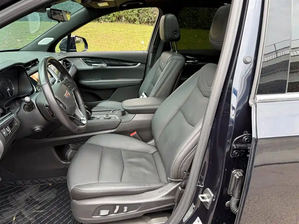 Cadillac XT6 2022 2.0T 7-Seater 4WD Luxury Edition фото 8