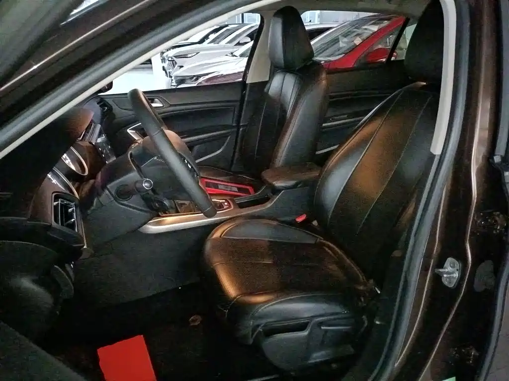 Peugeot 408 2015 Model 1.2T Automatic Luxury Edition фото 12