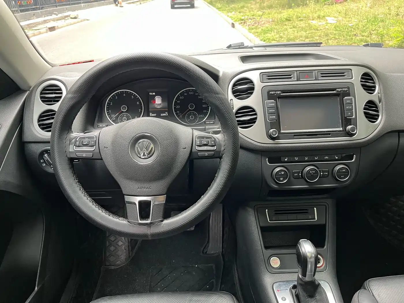 Volkswagen Tiguan 2015 1.8TSI Automatic 4WD Highline фото 6
