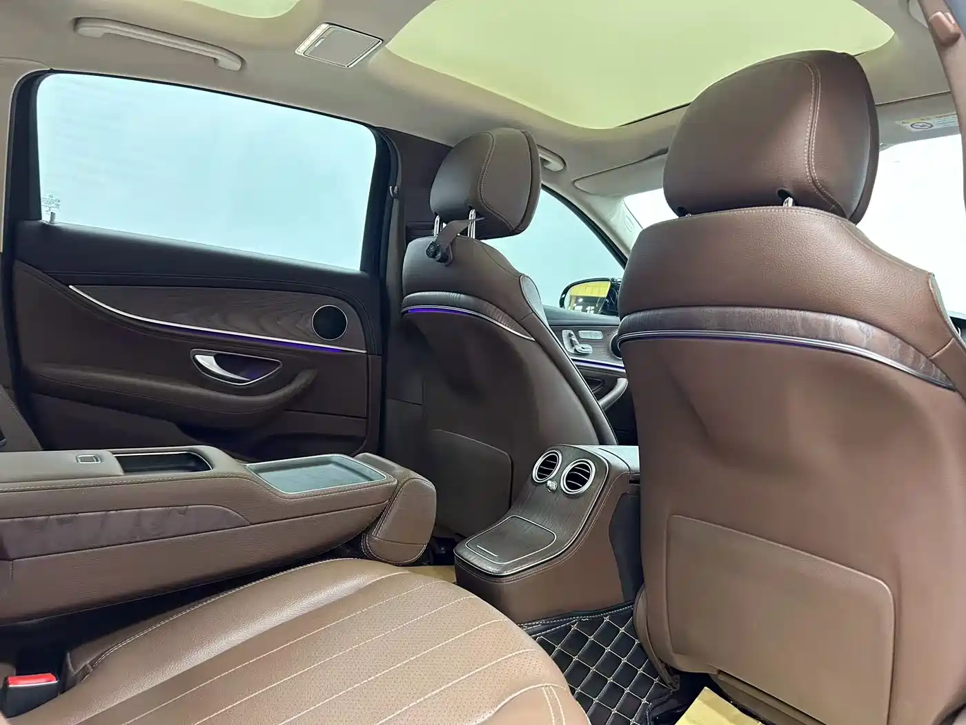 Mercedes-Benz E-Class 2021 E 300 L Fashion фото 7
