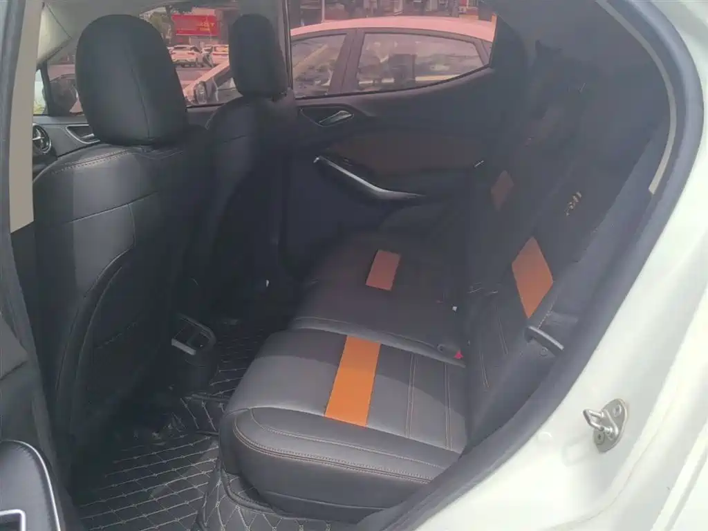 BYD Yuan 2016 1.5TID Automatic Luxury фото 17