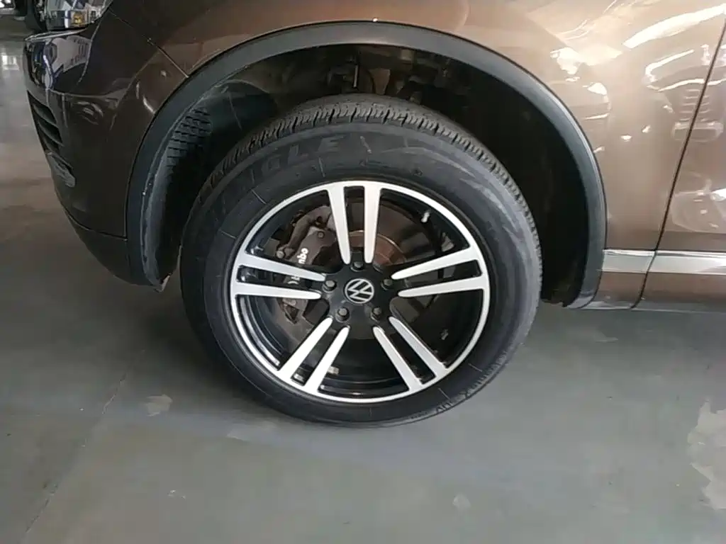 Фото 23 - Volkswagen Touareg