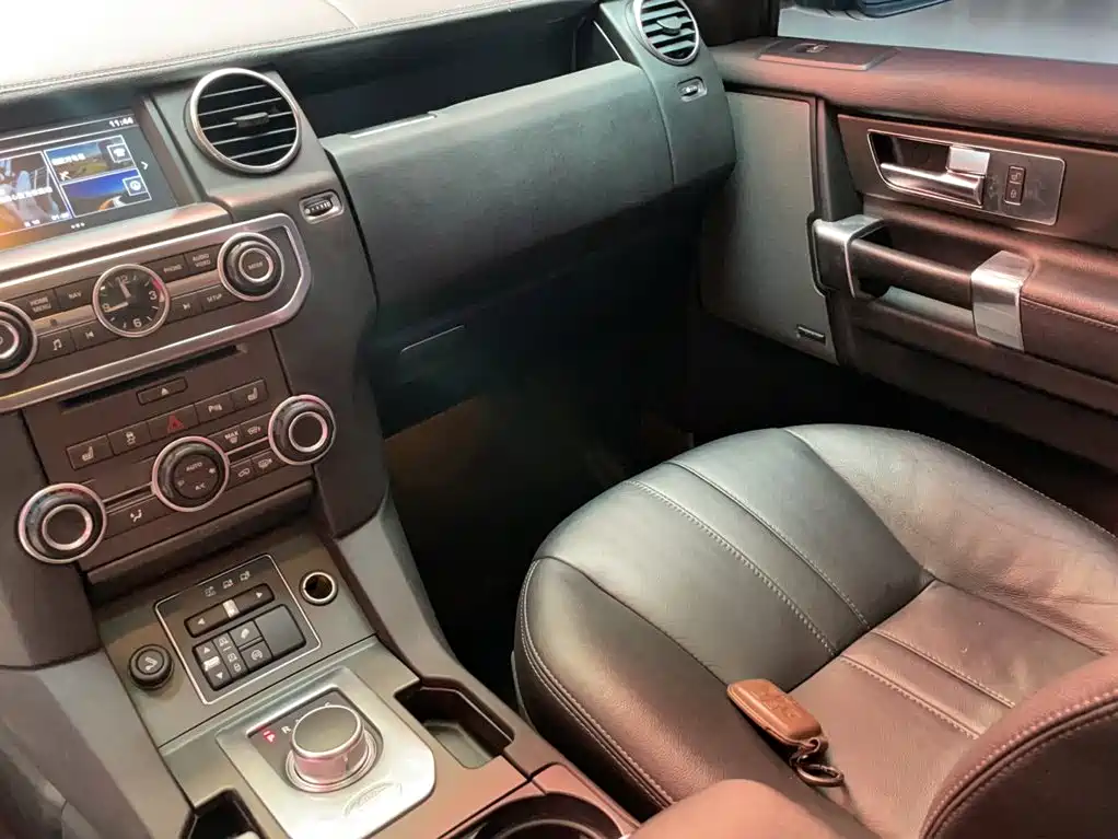 Фото 20 - Land Rover Discovery