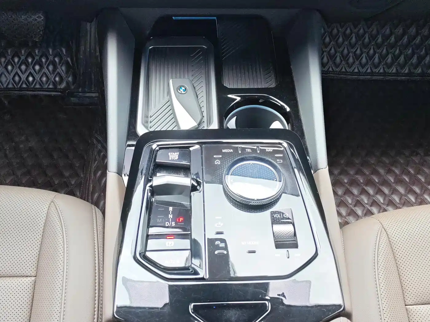 BMW 5 Series 2024 530Li Leading Model Luxury Package фото 16