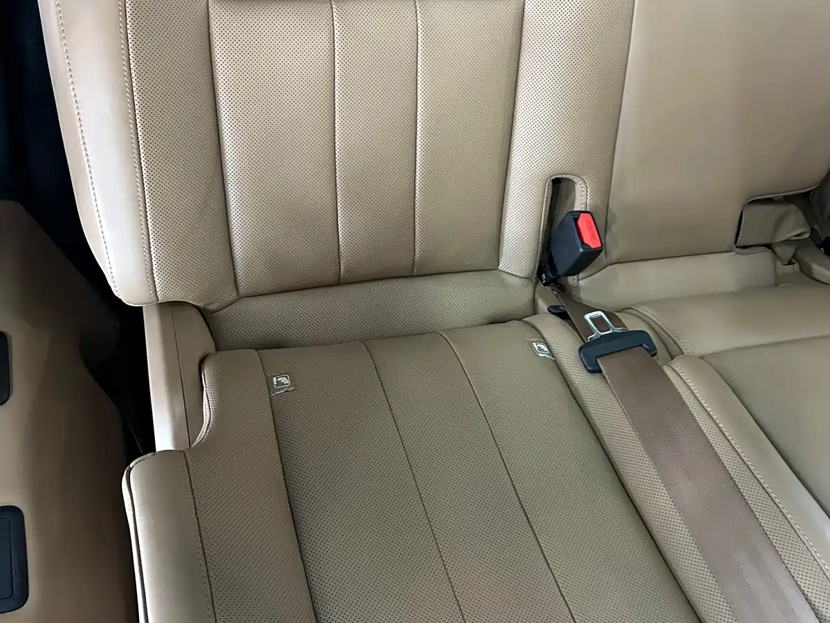 Land Rover Range Rover 2024 3.0 L6 400PS Golden Age Extended 7-Seater фото 20