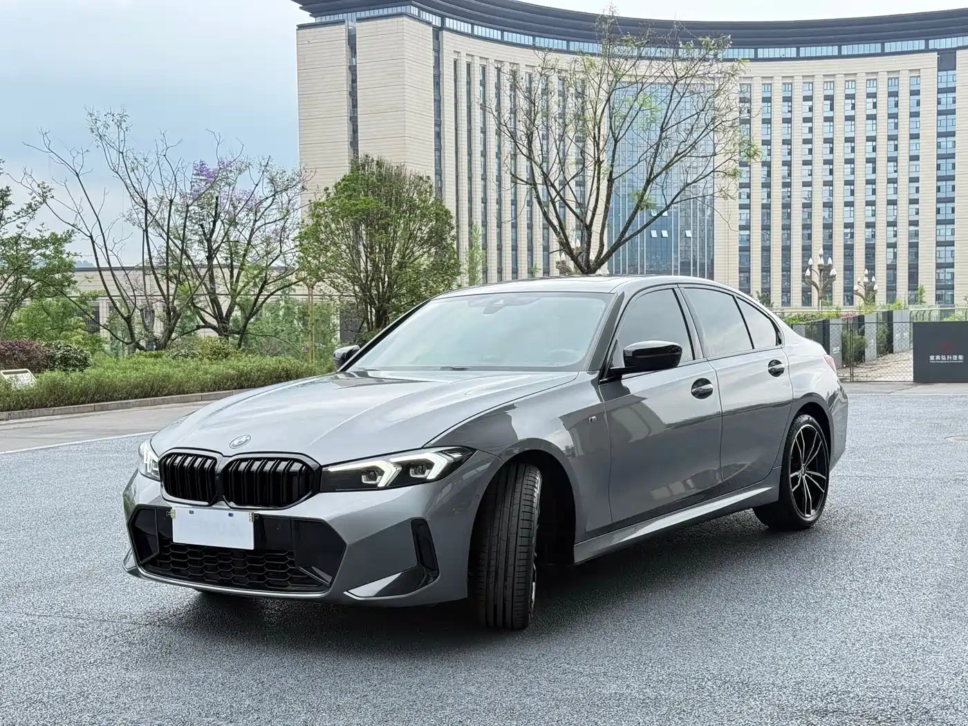 BMW 3 Series 2023 325i M Sport Black Night Package фото 2