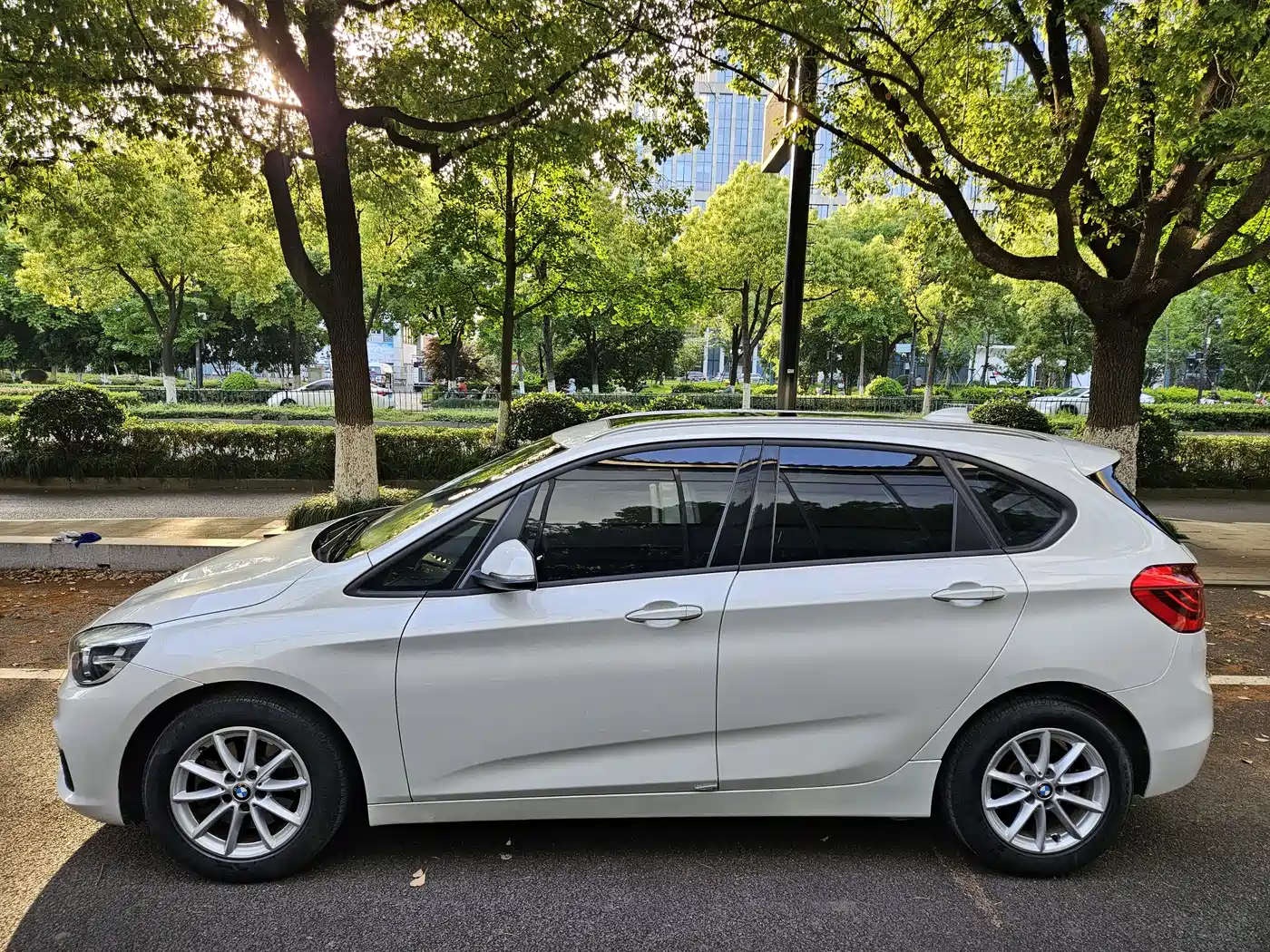 BMW 2 Series Touring 2016 218i Fashion Model фото 3