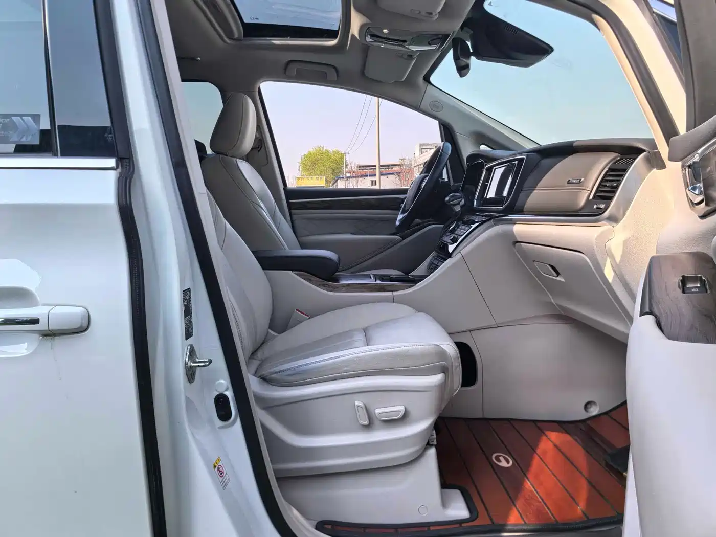 GAC Trumpchi Trumpchi M8 2018 320T Flagship Edition фото 17