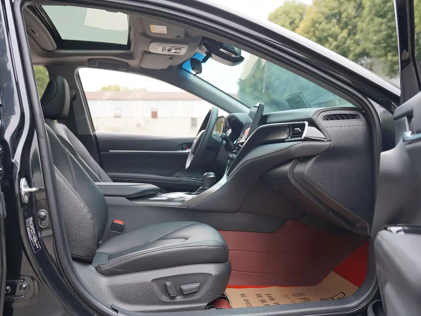Toyota Camry 2023 2.0G Luxury Edition фото 15