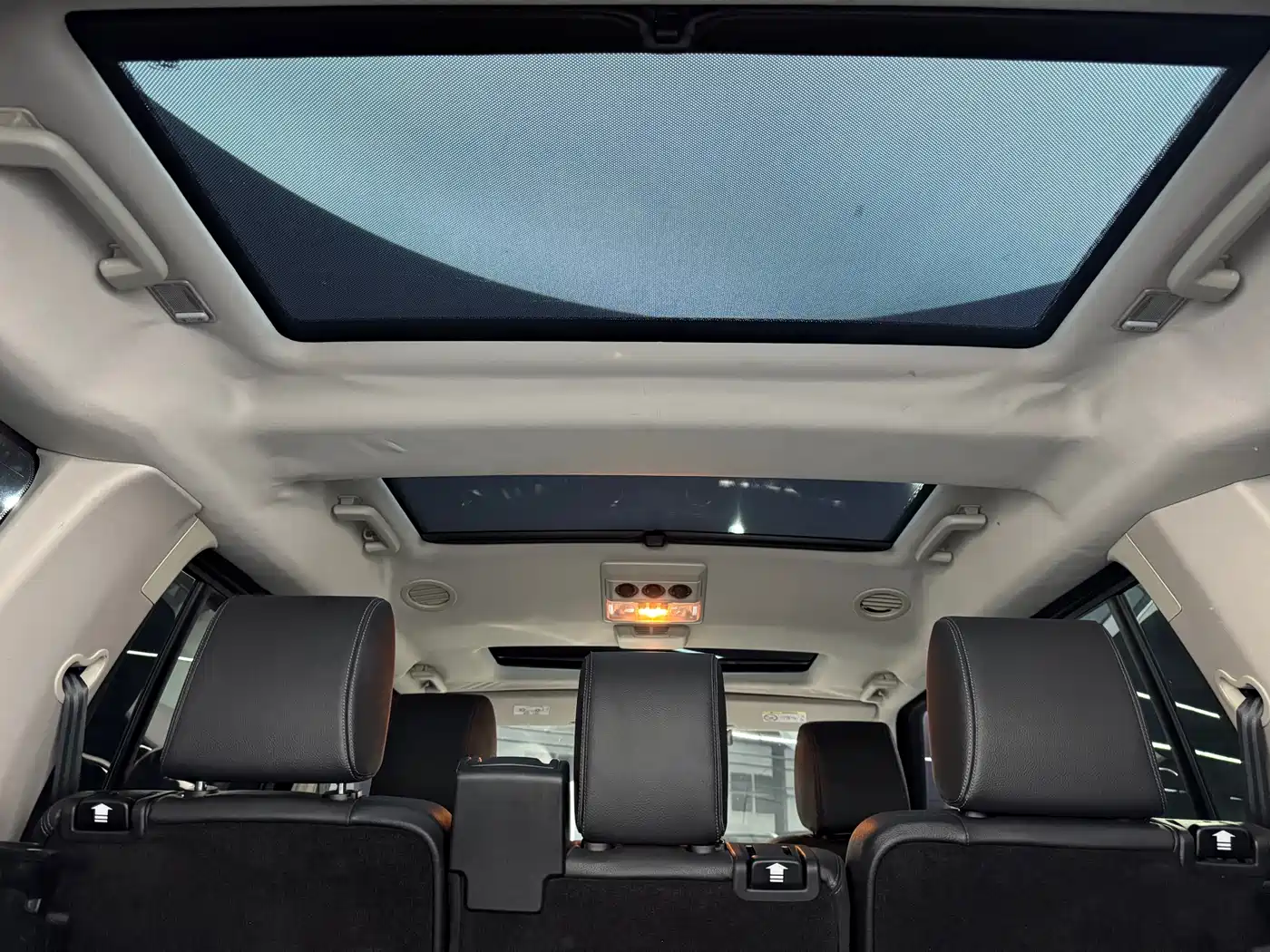 Land Rover Discovery 2016 3.0 SC V6 HSE фото 20