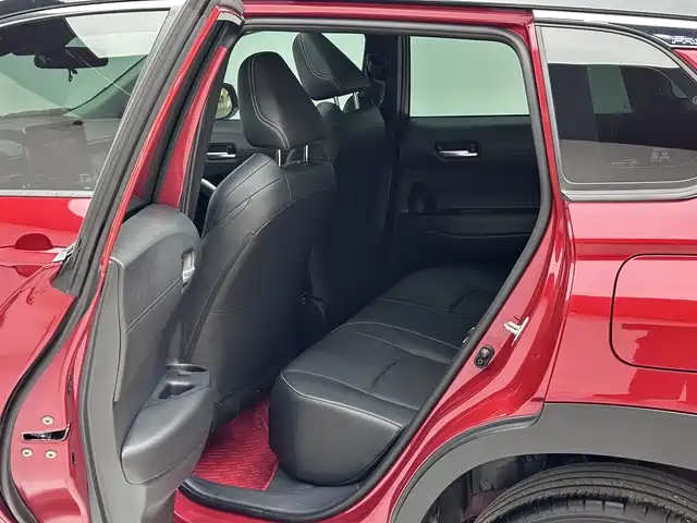Toyota Frontlander 2022 2.0L CVT Luxury Edition фото 15