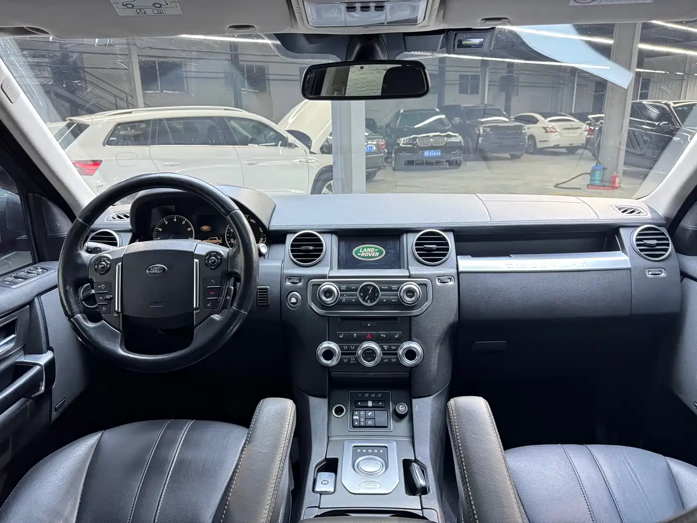 Land Rover Discovery 2016 3.0 SC V6 HSE фото 5