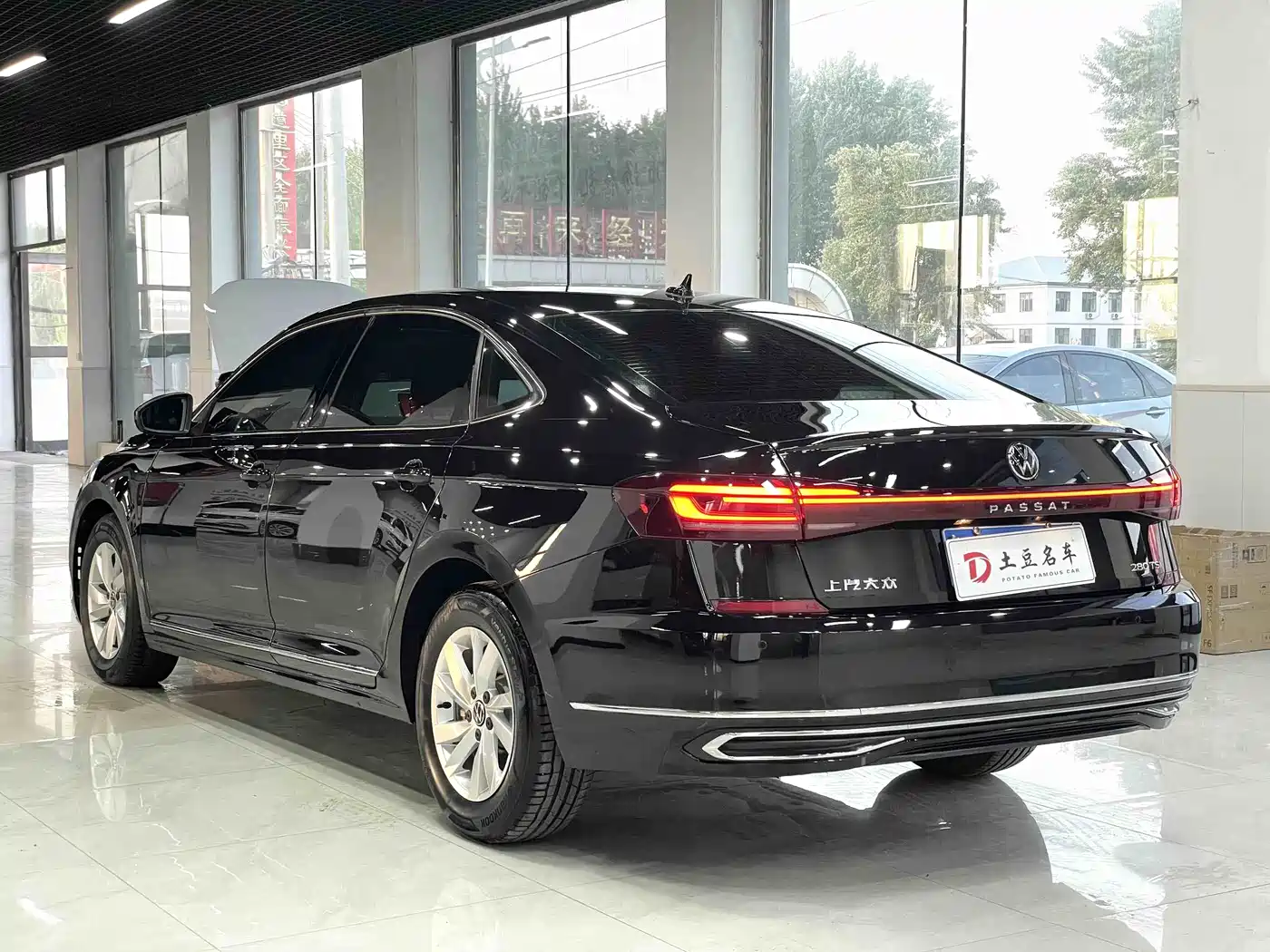 Volkswagen Passat 2023 280TSI Business Edition фото 4