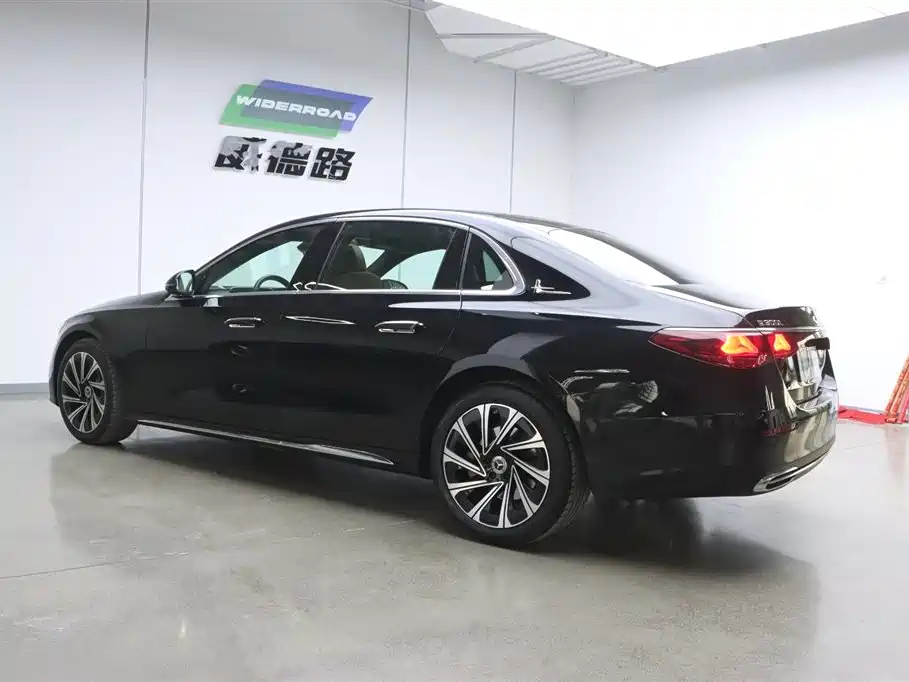Mercedes-Benz E-Class 2024 Model E 300 L Luxury фото 7