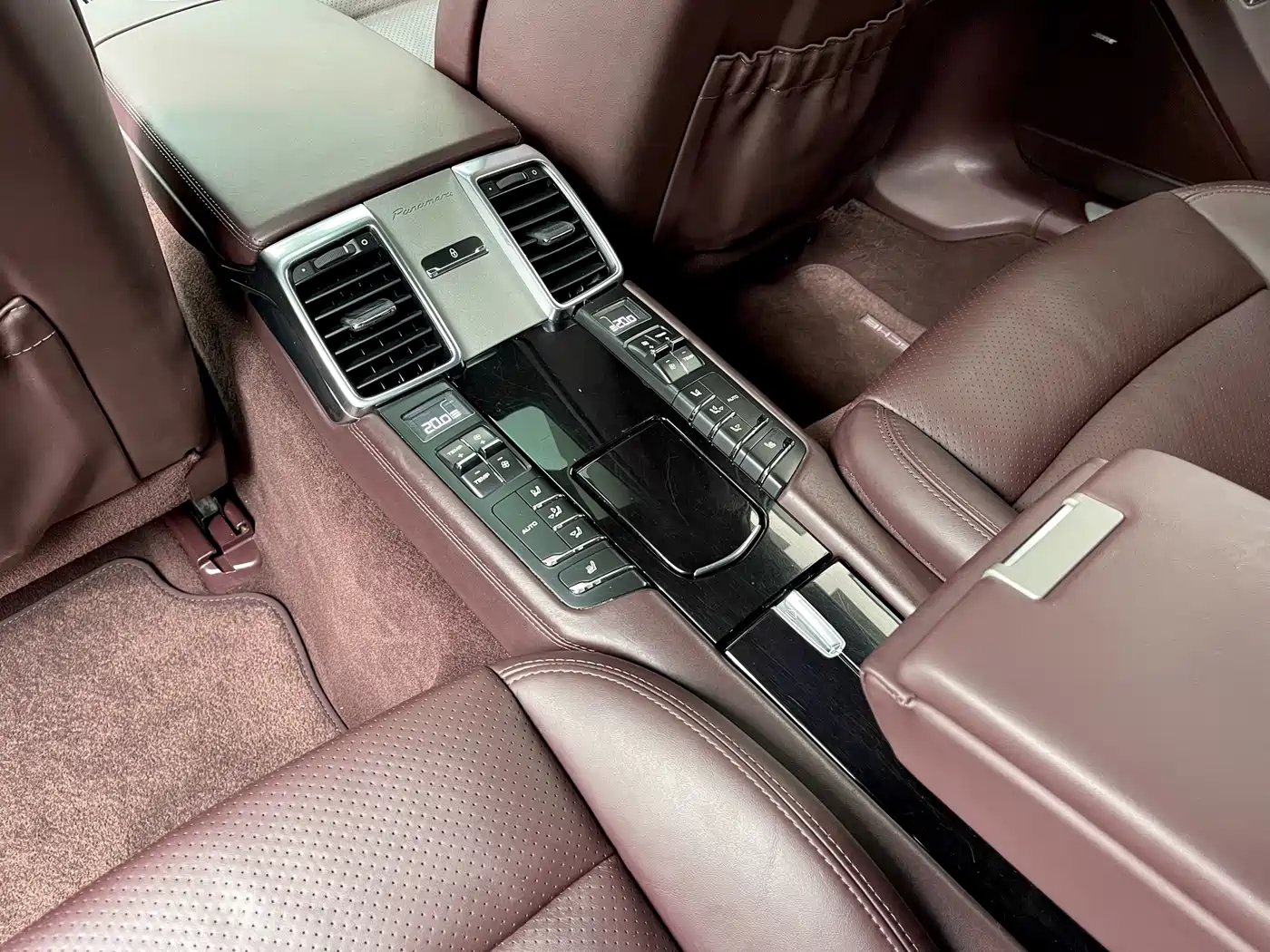 Porsche Panamera 2014 Panamera 3.0T фото 9