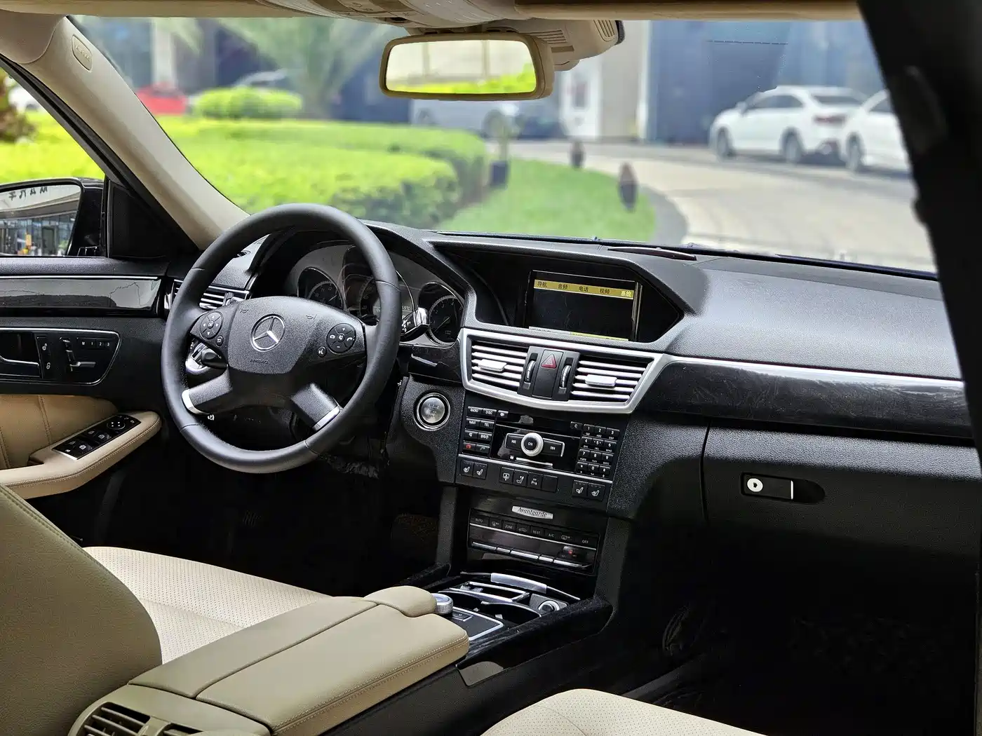 Mercedes-Benz E-Class 2011 E 300 L Fashion Premium фото 12